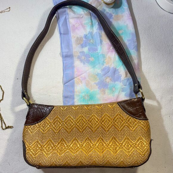 Vintage Woven Rattan and Faux Croc Handbag - Picture 3 of 10